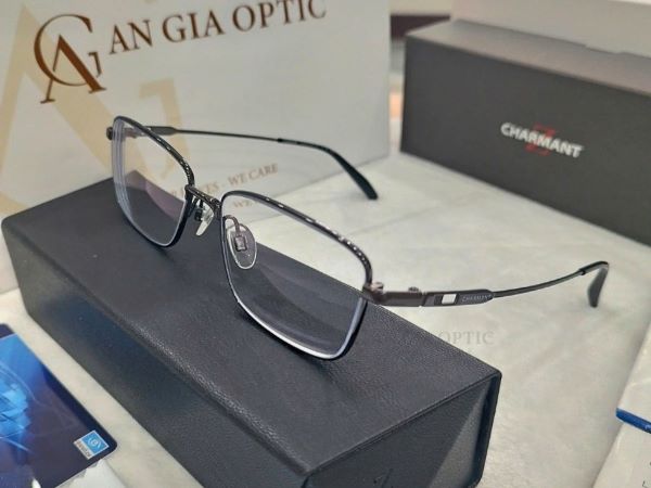 Gọng kính Charmant thay tròng Essilor Chọn kính theo khuôn mặt